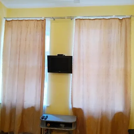 On Yaroslava Mudrogo 14 شقة *