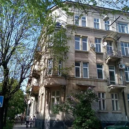 On Yaroslava Mudrogo 14 شقة