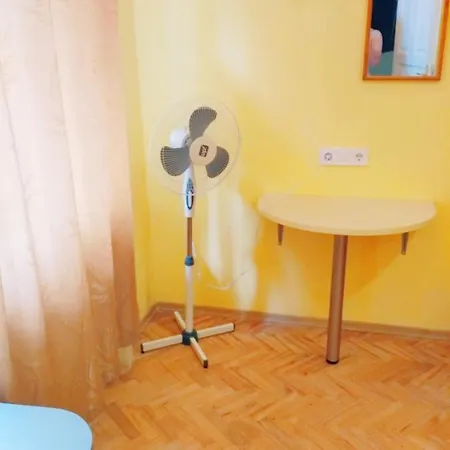 아파트 On Yaroslava Mudrogo 14 *