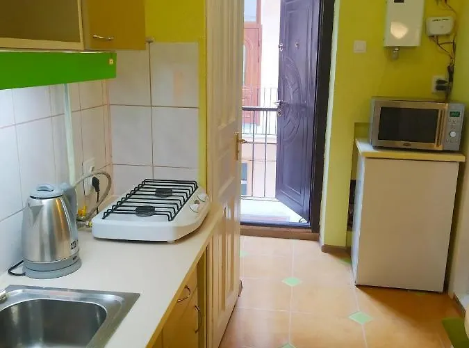 On Yaroslava Mudrogo 14 *